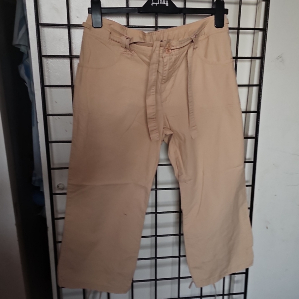 Women's Tan Capris